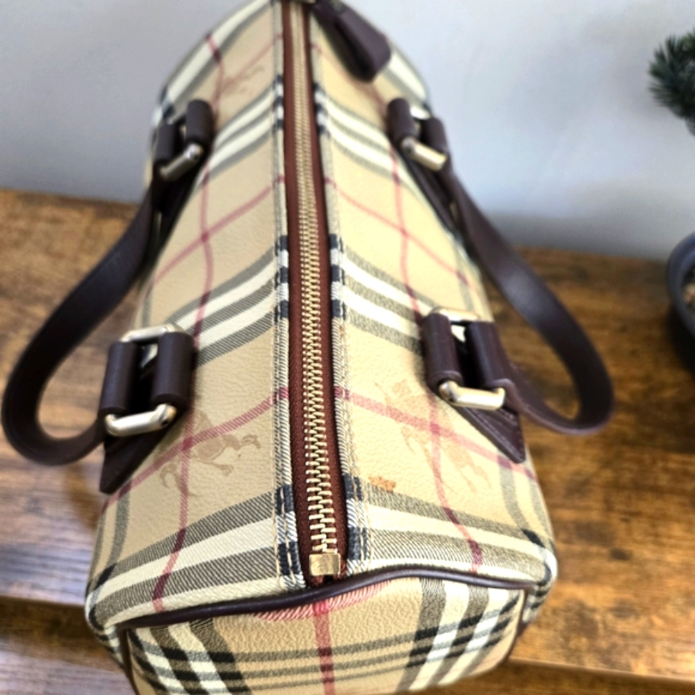 Burberry Cream and Brown Checkered Duffel Bag - Picture 6 of 9